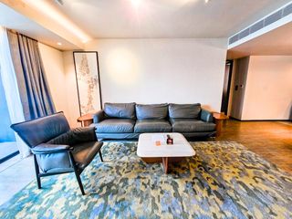 Condo en alquiler de 3 habitaciones en Khlong Toei, Bangkok