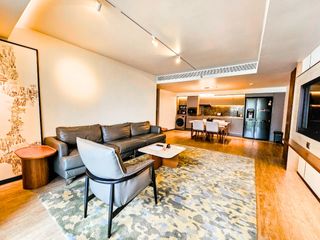 Condo en alquiler de 3 habitaciones en Khlong Toei, Bangkok