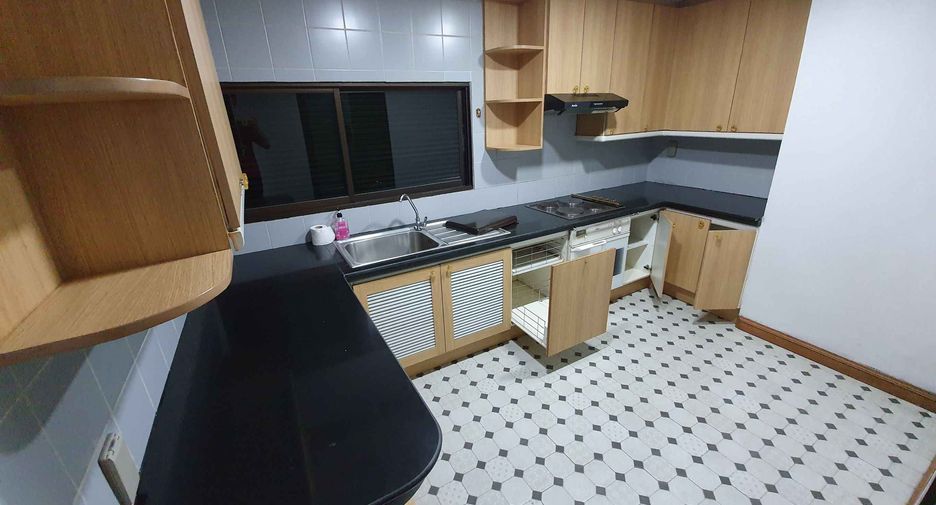 ให้เช่า 3 ห้องนอน คอนโด 
