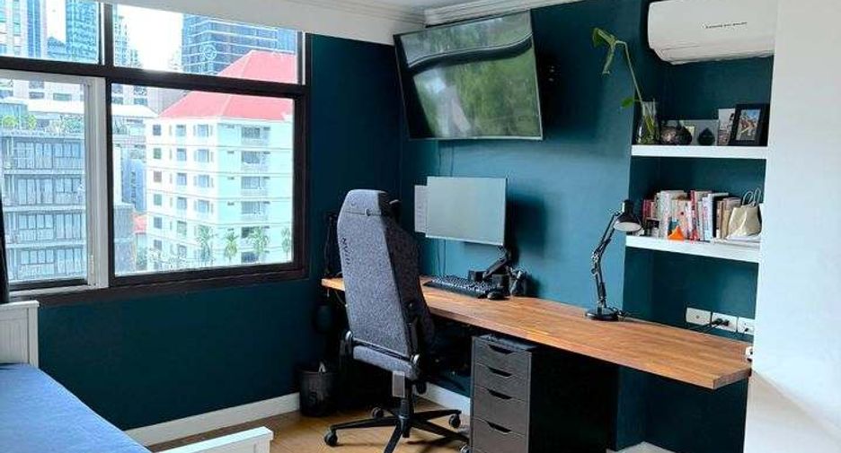 For rent 3 bedrooms condo in Khlong Toei, Bangkok