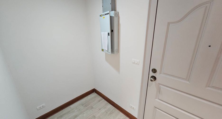 Wohnung zur Miete mit 2 Zimmer in Pathum Wan, Bangkok