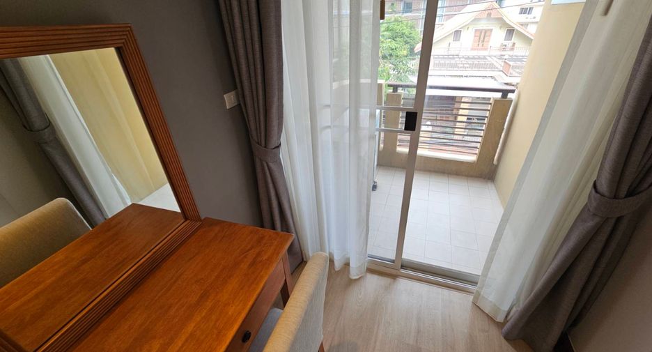 Wohnung zur Miete mit 2 Zimmer in Pathum Wan, Bangkok