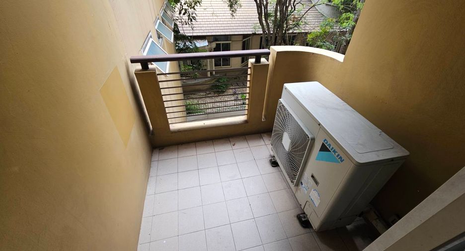 Wohnung zur Miete mit 2 Zimmer in Pathum Wan, Bangkok