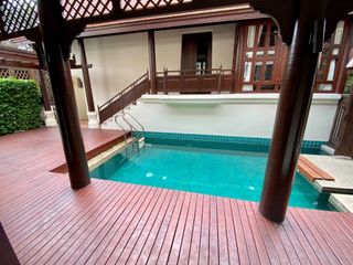 For rent 3 bedrooms house in Khlong Toei, Bangkok