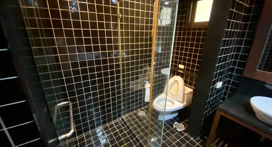 For rent 3 bedrooms house in Khlong Toei, Bangkok