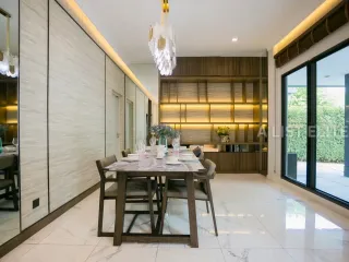 Casa en alquiler de 3 habitaciones en Watthana, Bangkok