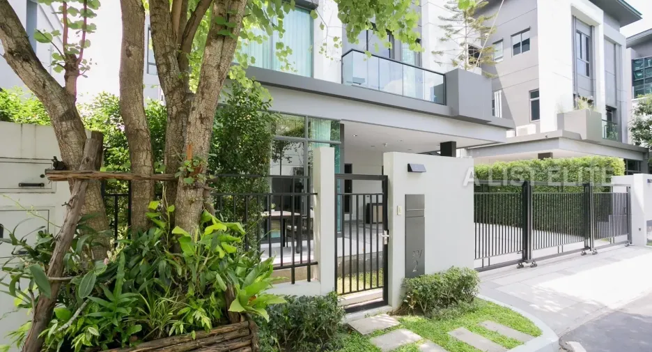 Casa en alquiler de 3 habitaciones en Watthana, Bangkok