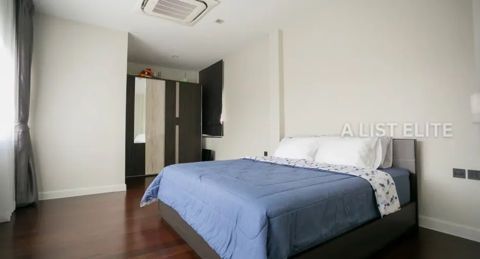 Casa en alquiler de 3 habitaciones en Watthana, Bangkok