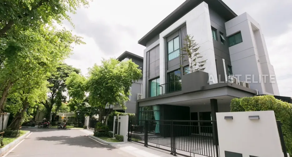 Casa en alquiler de 3 habitaciones en Watthana, Bangkok