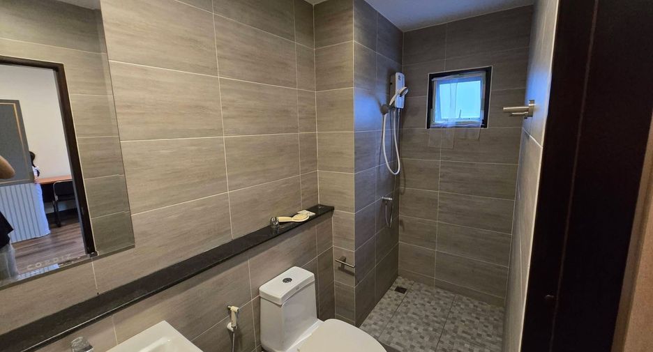 Reihenhaus zur Miete mit 3 Zimmer in Phra Khanong, Bangkok