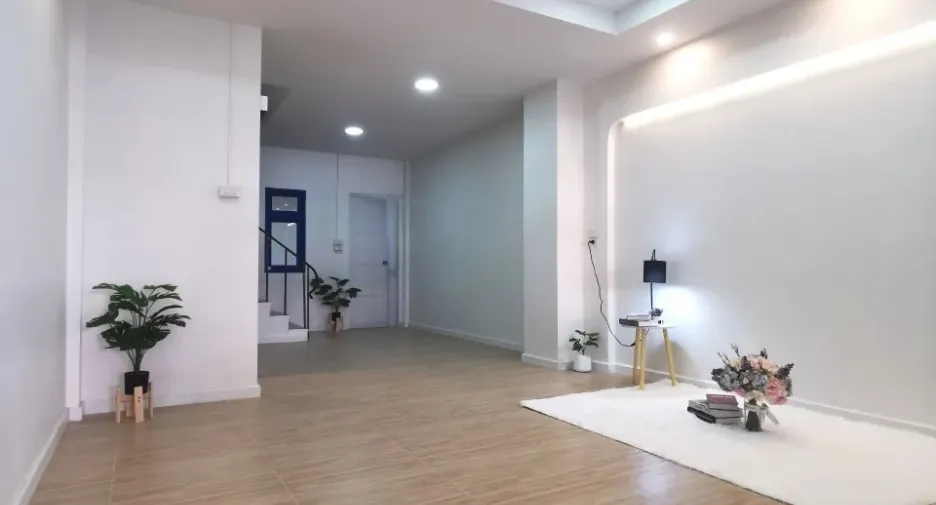 Casa adosada en venta de 2 habitaciones en Sai Mai, Bangkok