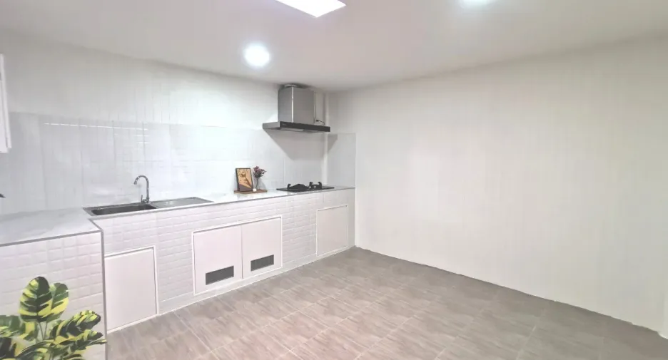 Casa adosada en venta de 2 habitaciones en Sai Mai, Bangkok