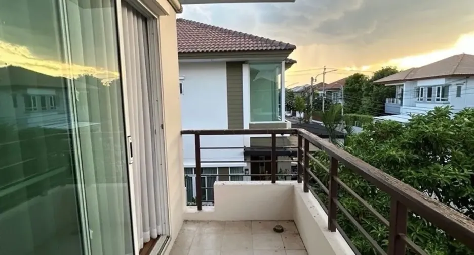 For sale and for rent 3 bedrooms house in Khlong Sam Wa, Bangkok