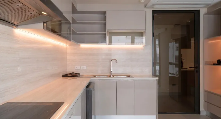 Wohnung zur Miete mit 4 Zimmer in Khlong Toei, Bangkok