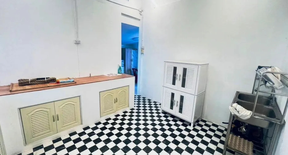 For sale 4 bedrooms house in Mueang Chaiyaphum, Chaiyaphum