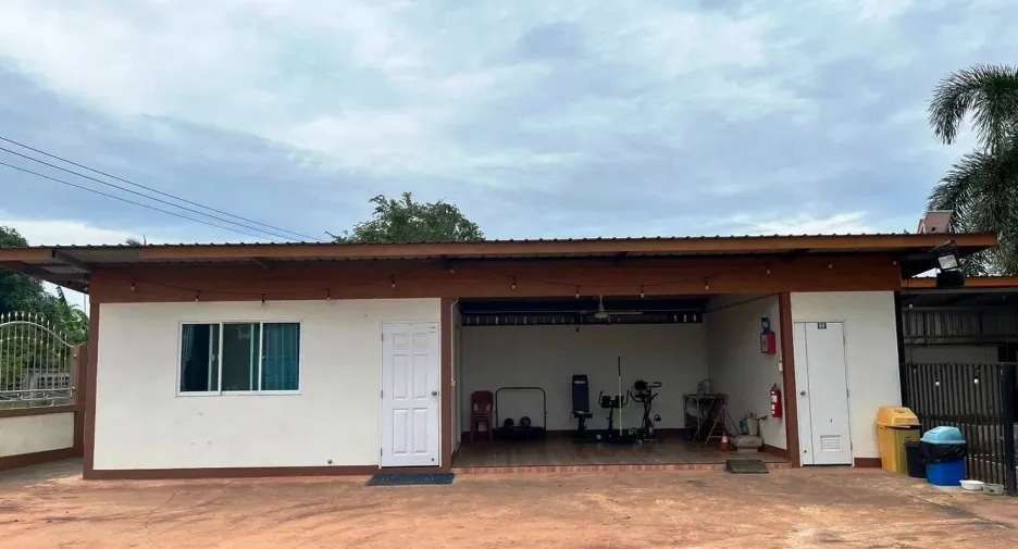 For sale 4 bedrooms house in Mueang Chaiyaphum, Chaiyaphum