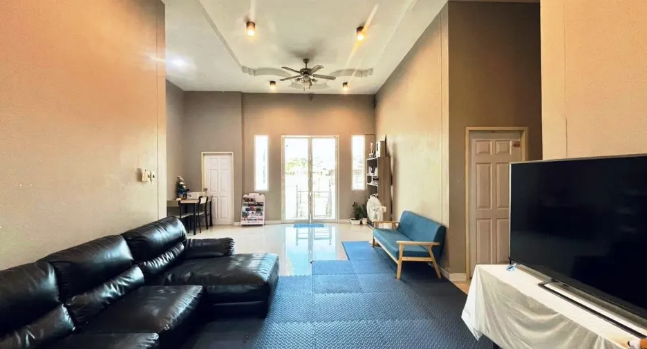 For sale 4 bedrooms house in Mueang Chaiyaphum, Chaiyaphum
