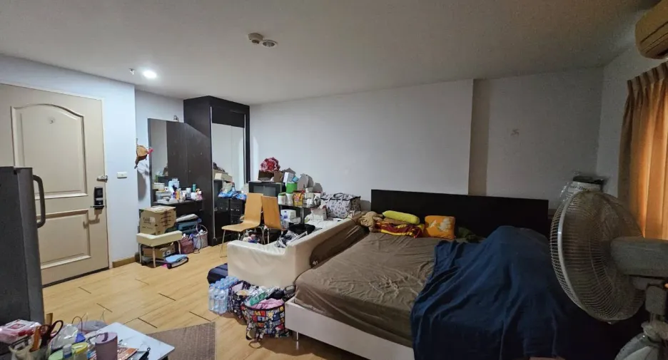 For sale studio condo in Huai Khwang, Bangkok