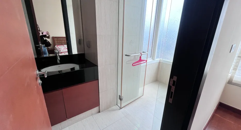 À louer 2 chambres condo 
