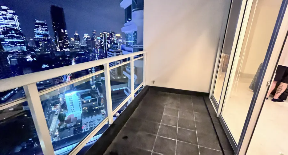 À louer 2 chambres condo 