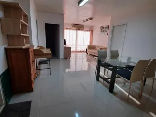 À louer 2 chambres condo à Yan Nawa, Bangkok