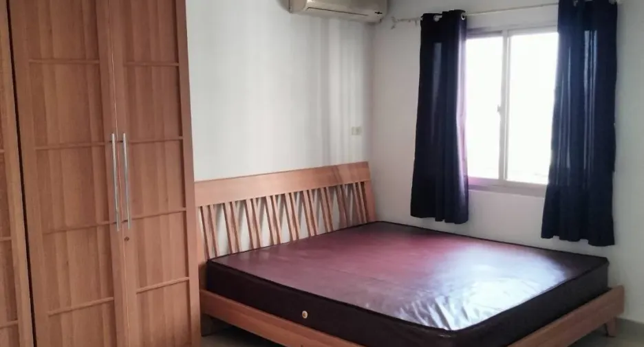 Condo en alquiler de 2 habitaciones en Yan Nawa, Bangkok
