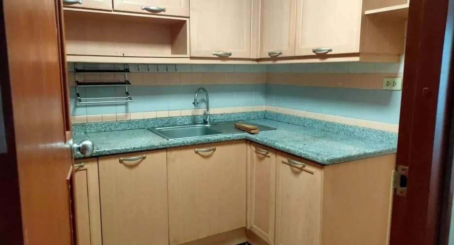 Condo en alquiler de 2 habitaciones en Yan Nawa, Bangkok