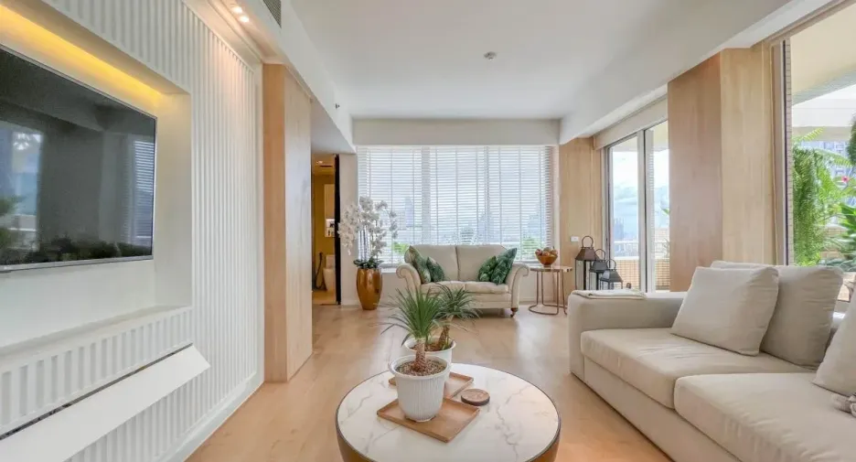 Wohnung zur Miete mit 3 Zimmer in Pathum Wan, Bangkok