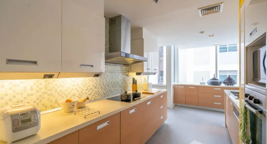 Wohnung zur Miete mit 3 Zimmer in Pathum Wan, Bangkok