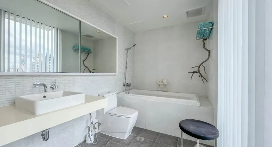 Wohnung zur Miete mit 3 Zimmer in Pathum Wan, Bangkok