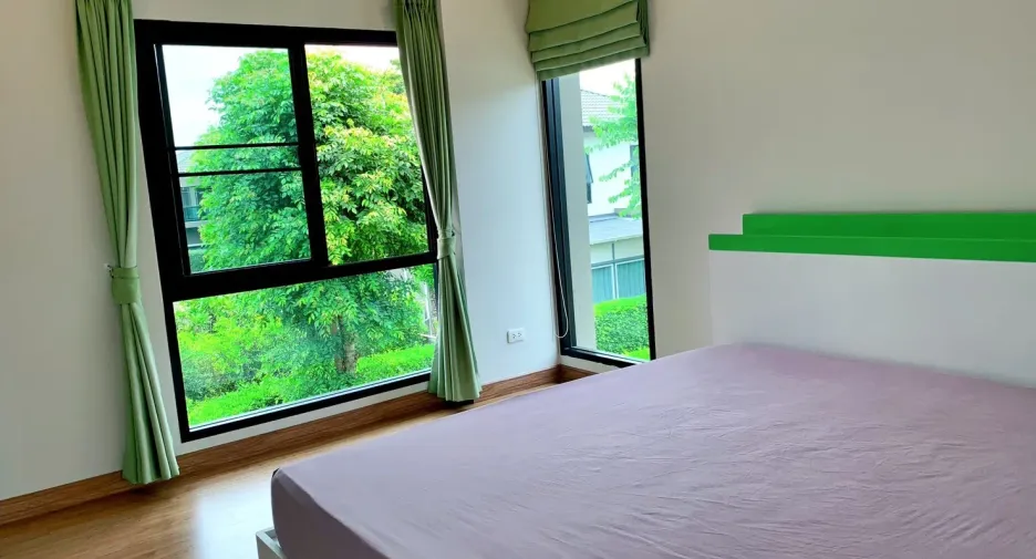 Casa en venta de 4 habitaciones en San Kamphaeng, Chiang Mai