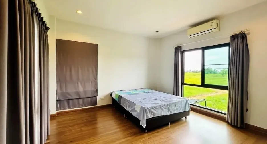 Casa en venta de 4 habitaciones en San Kamphaeng, Chiang Mai