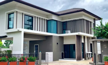 For sale 4 bedrooms house in San Kamphaeng, Chiang Mai