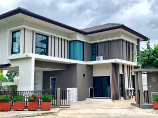 For sale 4 bedrooms house in San Kamphaeng, Chiang Mai