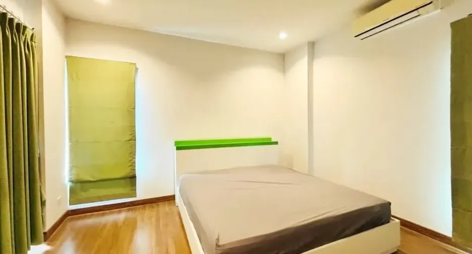 Casa en venta de 4 habitaciones en San Kamphaeng, Chiang Mai