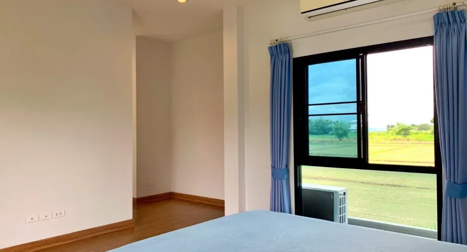 Casa en venta de 4 habitaciones en San Kamphaeng, Chiang Mai