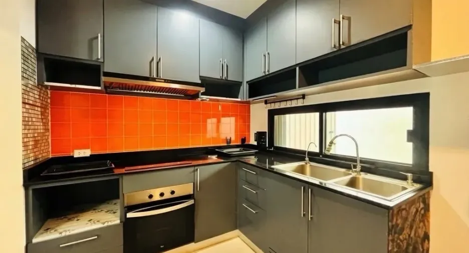 Casa en venta de 4 habitaciones en San Kamphaeng, Chiang Mai