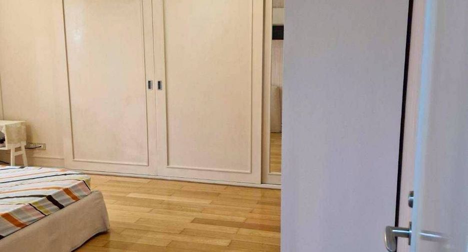 For rent 3 bedrooms condo in Bang Rak, Bangkok