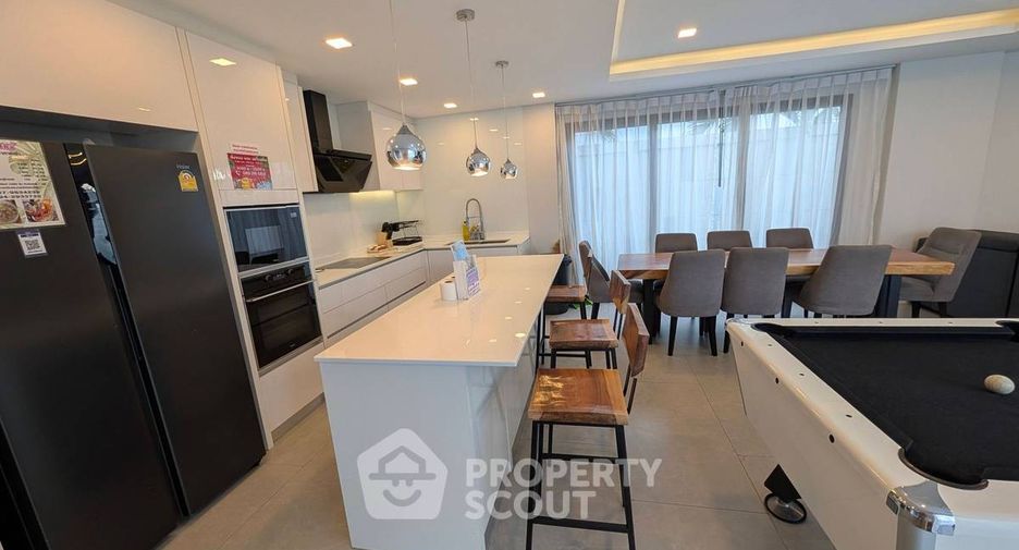 For sale 8 ベッドルーム villa in Jomtien, Pattaya