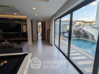 For sale 8 ベッドルーム villa in Bang Lamung, Chonburi