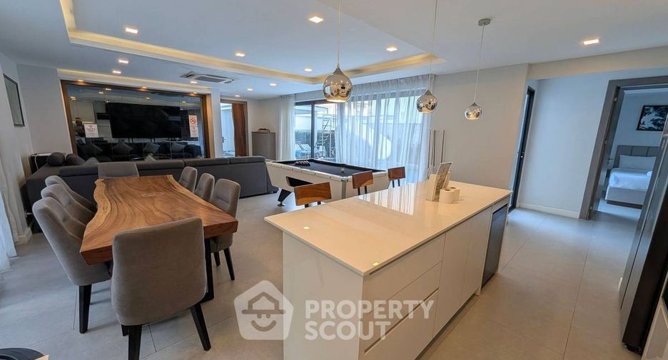For sale 8 ベッドルーム villa in Jomtien, Pattaya