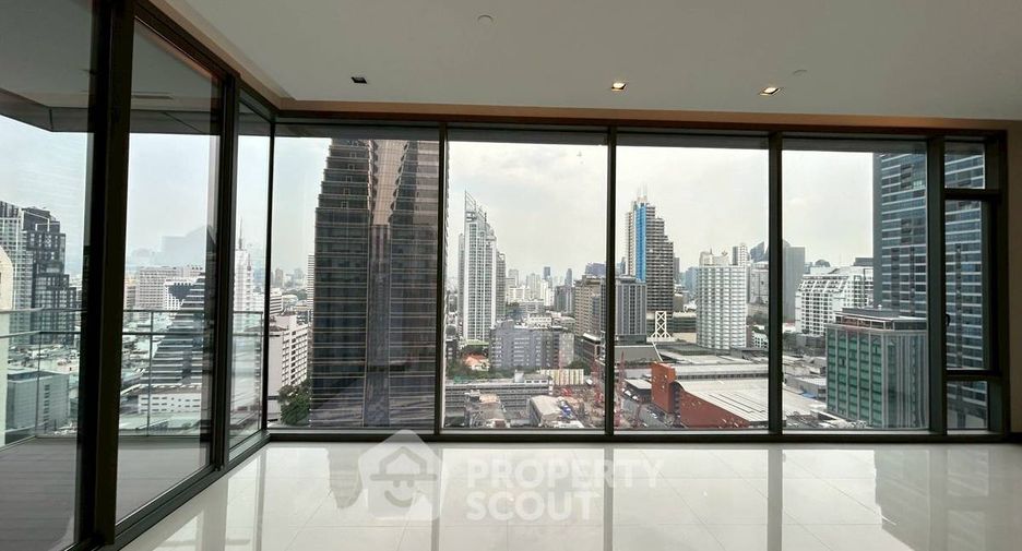 For sale 3 bedrooms condo in Khlong Toei, Bangkok
