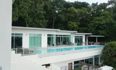 Villa en alquiler de 8 habitaciones en Kathu, Phuket