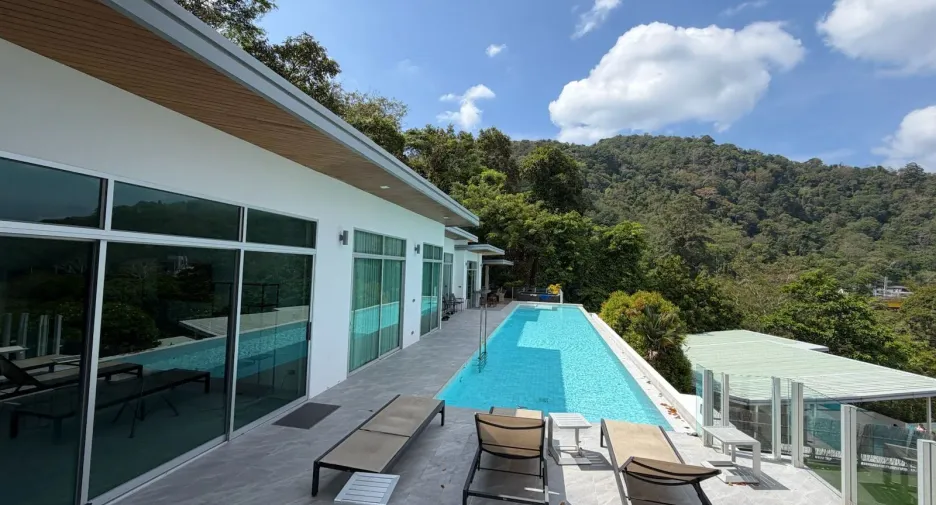 Villa en alquiler de 8 habitaciones en Kathu, Phuket
