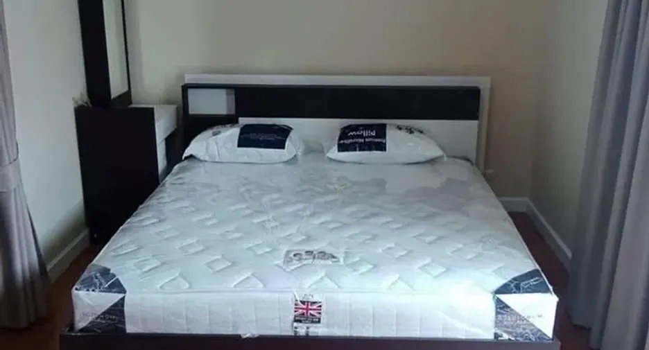 For rent 3 bedrooms townhouse in Lat Phrao, Bangkok