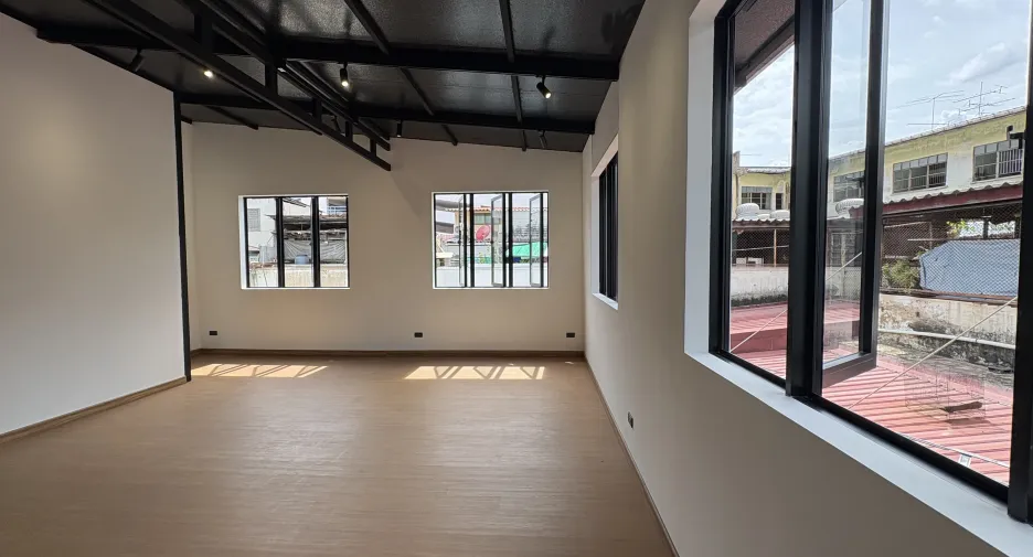 For rent retail Space in Samphanthawong, Bangkok