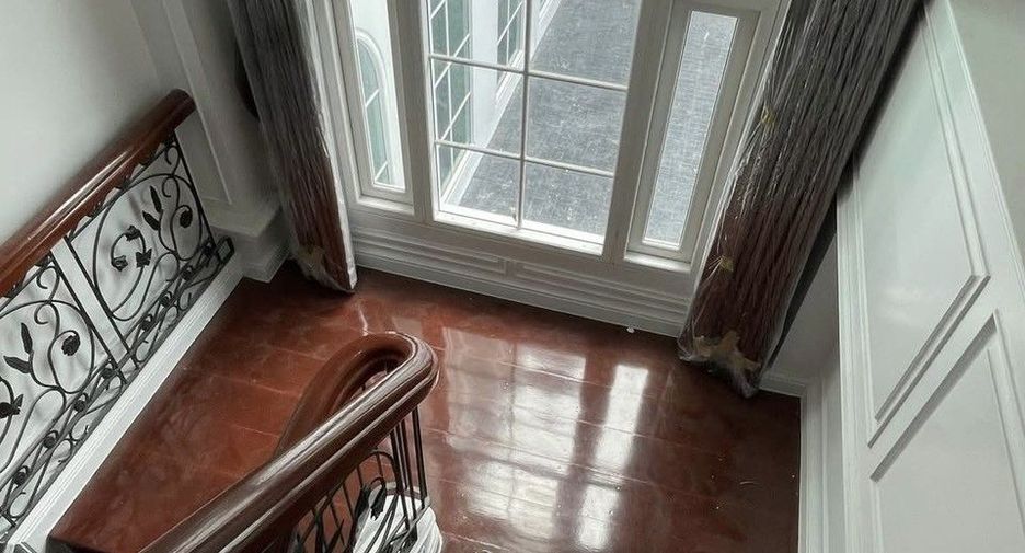 À vendre et à louer 4 chambres maison à Mueang Samut Prakan, Samut Prakan