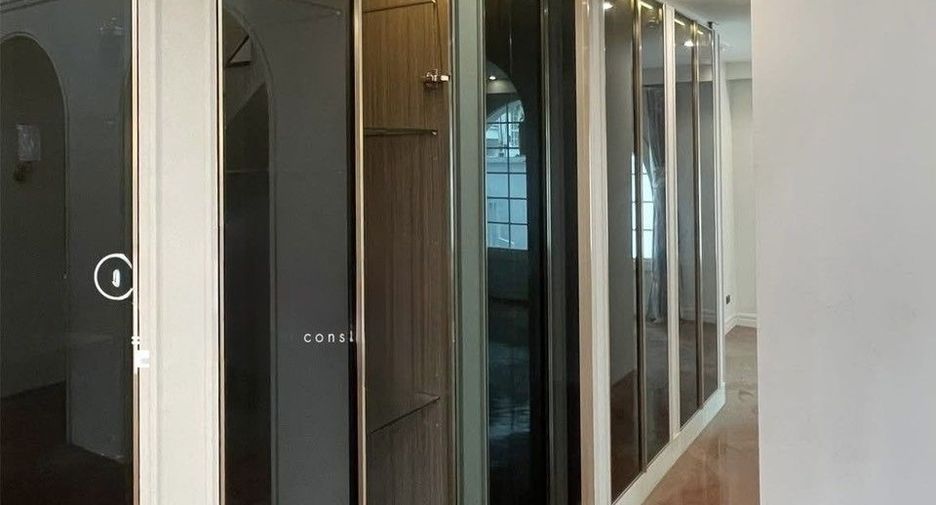 À vendre et à louer 4 chambres maison à Mueang Samut Prakan, Samut Prakan
