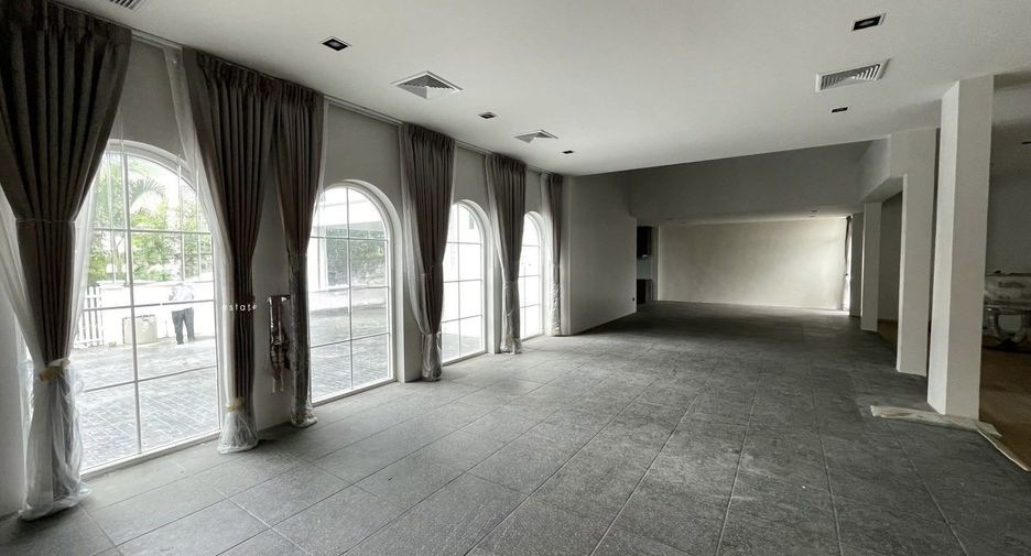 À vendre et à louer 4 chambres maison à Mueang Samut Prakan, Samut Prakan