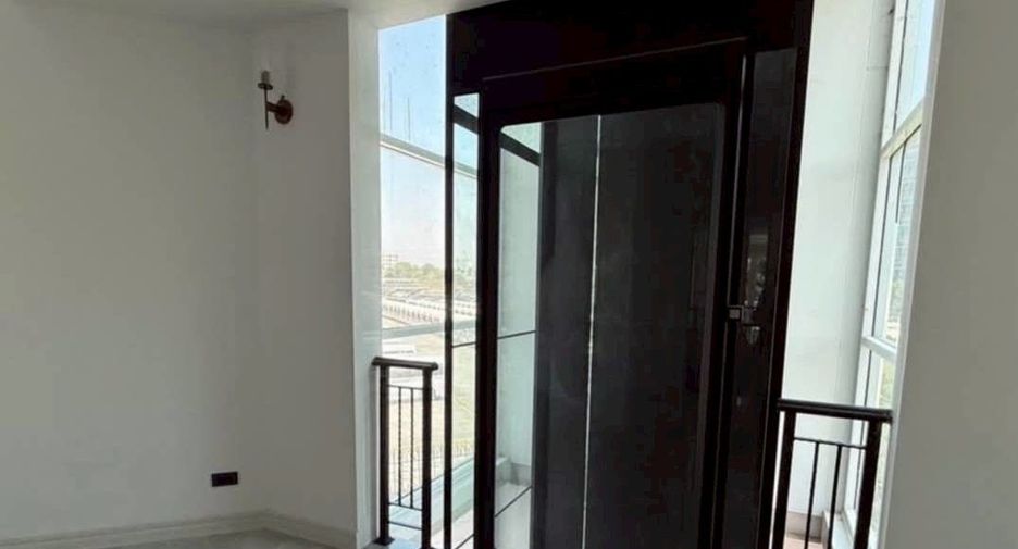 À vendre et à louer 4 chambres maison à Mueang Samut Prakan, Samut Prakan